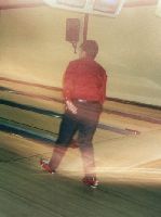 Andi Elliot is bowling (click for larger version)